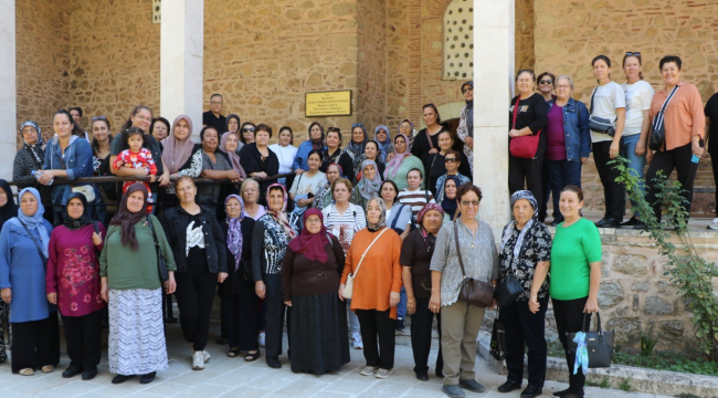 Salihli'li kadınlar Manisa'yı adım adım gezdi
