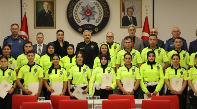 Temel trafik ve kaza inceleme eğitimini tamamlayanlar sertifikalarını aldı