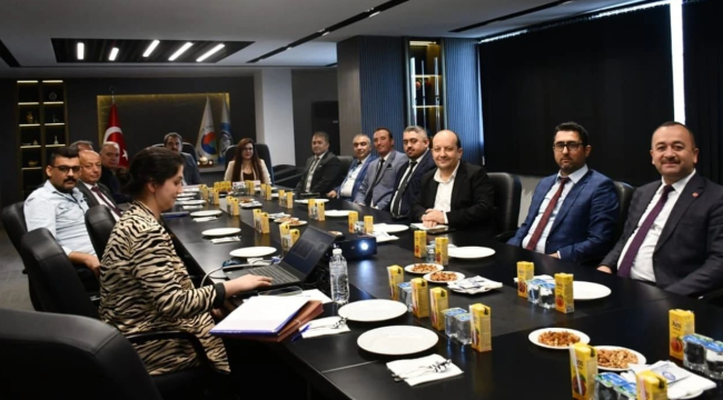 Toplantıda kamu kurum kuruluşları ile ilgili faaliyet görüşüldü