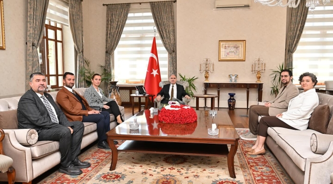 Vali Özkan ''eczacılarımız,sağlıkta olduğu gibi sosyal alanda da mahalleye rehberlik etmektedir''