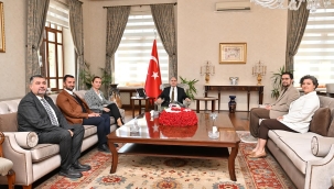 Vali Özkan ''eczacılarımız,sağlıkta olduğu gibi sosyal alanda da mahalleye rehberlik etmektedir''