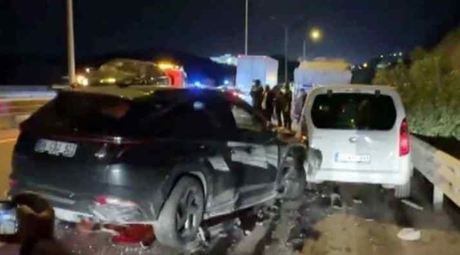 Afyonkarahisar'da 13 araçlık zincirleme kaza: 22 kişi yaralandı!