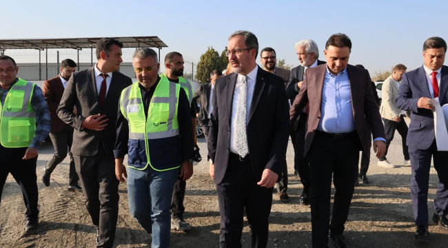 AKP'liler yapımı süren olimpik havuz inşatında inlelemelerde bulundu