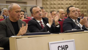 AKP ve MHP'li üyelerin meclisi terketmelerini eleştiren başkan Balaban''Manisalı hemşehrilerimizin oylarına saygısızlıktır''