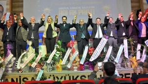 Alaşehir'de AKP ilçe başkanı Fedayi Kozan oldu