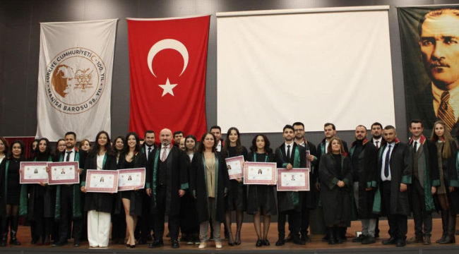 Barodan meseleğe yeni başlayan avukatlar için ruhsat töreni