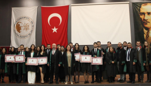 Barodan meseleğe yeni başlayan avukatlar için ruhsat töreni