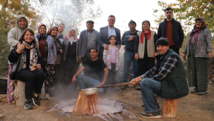 Başkan Öküzcüoğlu 100 yıldır geleneksel olarak üretilen pekmez ocağını ziyaret etti