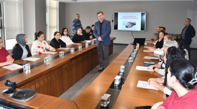 Büyükşehirde temizlik görevlilerine hijyen eğitimi