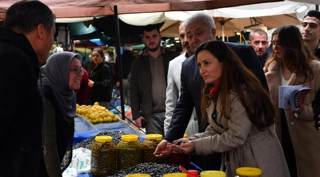 CHP'liler pazar esnafını gezdi