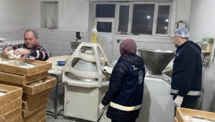 Gölmarmara'da zabıta fırınlarda hijyen, gramaj denetimi