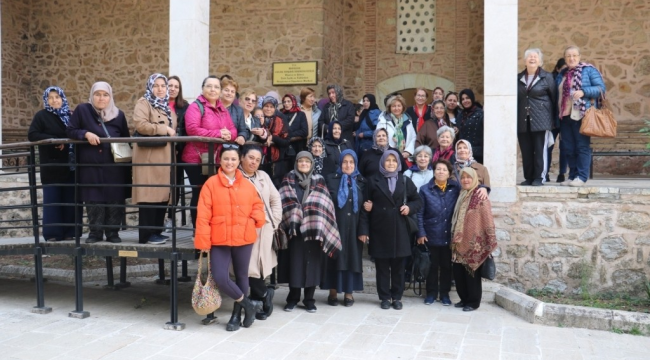 Kırkağaç'lı 90 kadın Manisa'yı adım adım gezdi
