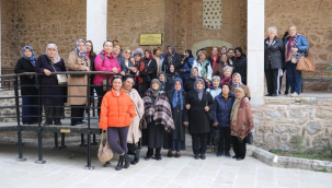 Kırkağaç'lı 90 kadın Manisa'yı adım adım gezdi