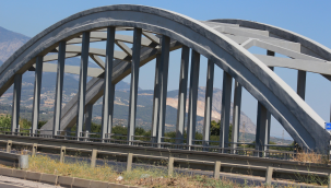 Kültür varlıkları koruma tescilli köprü bakımsızlıktan yıkılıyor