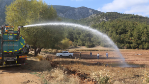 Manisa'da kuruyan Sülüklü göl'e taşıma su ile takviye