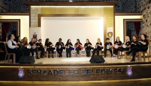  Melodiler ışığında öğretmenler gecesi