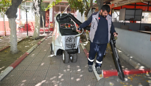 Soma'da vakumlu yol süpürme makineleri temiz çevre için çalışıyor