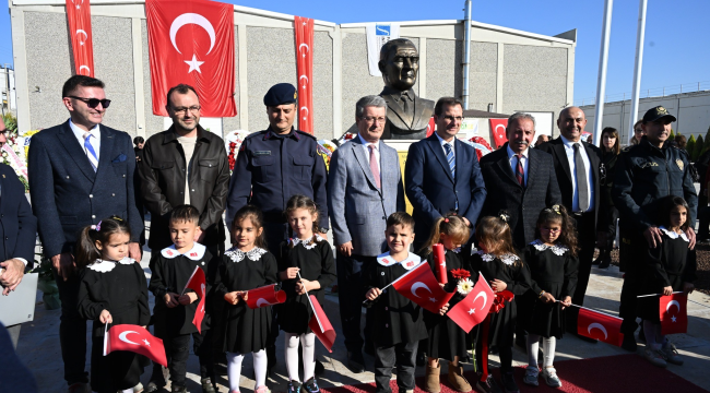 SOSB'de ''Atatürk büstü'' düzenlenen törenle açıldı