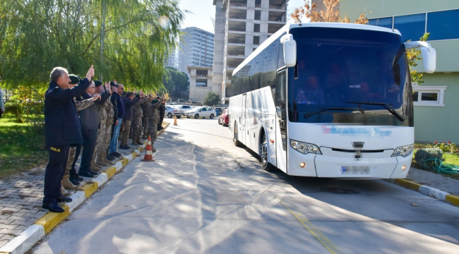 Suriye/Afrin'de görev yapacak özel harekat polisleri dualarla gönderildi