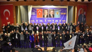 Turgutlu'da Mücahit Ömer Can Temizel AKP ilçe başkanı seçildi