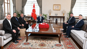 Türk-İş 'ın Manisa temsilcilerini vali Özkan'ı ziyaret etti