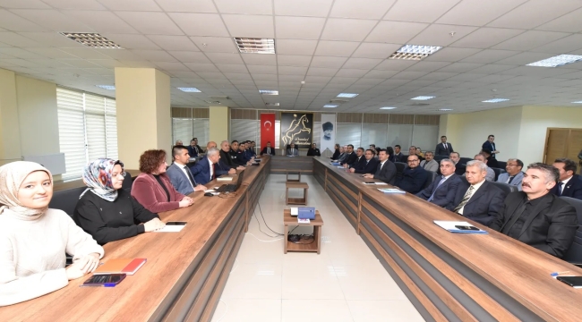 Vali Özkan Demirci'de iş bölümü yaptı