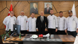 Aşçılar derneği yönetimi müdür Öztürk'ü ziyaret etti