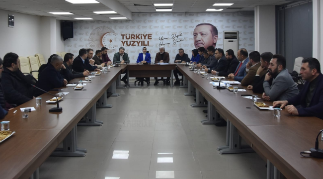 Başkan Hızlı yeni ilçe başkanlarıyla bir araya geldi