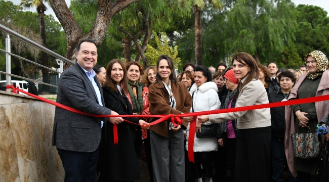 Camın büyüsü adlı cam mozaik sergisi açıldı