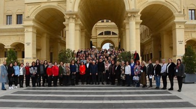 CHP parti okulu eğitimine 26 ilçeden 337 kadın yönetici katıldı