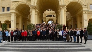CHP parti okulu eğitimine 26 ilçeden 337 kadın yönetici katıldı