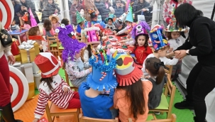 Çocuklar yeni yıl coşkusunu doyasıya kutladı