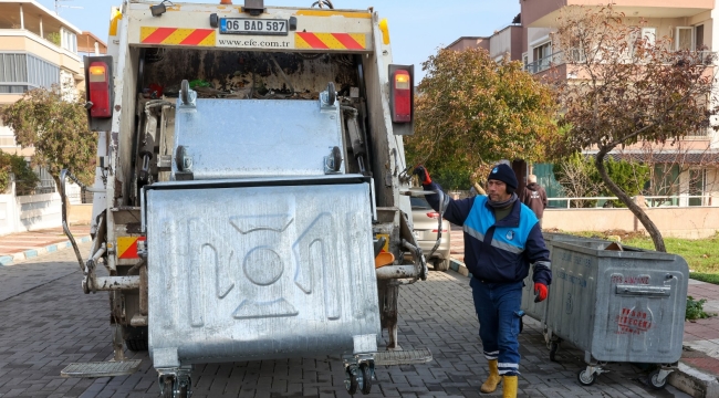 Eskiyen çöp konteynerleri yenileriyle değiştiriliyor