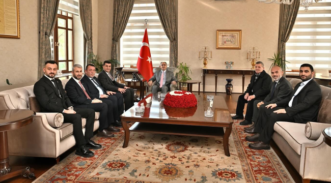 Gaziler derneği yönetimi vali Özkan'ı ziyaret etti