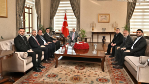 Gaziler derneği yönetimi vali Özkan'ı ziyaret etti