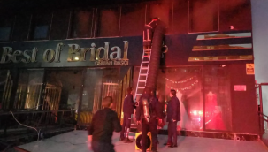 Gelinlik mağzasında çıkan yangın södürüldü