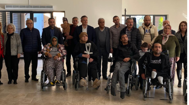 Gördes belediyesi engelli vatandaşları sevindirdi