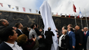 Heykel açılışına katılanlar''kalbimizdeki Atatürk sevgisi asla tükenmeyecektir''