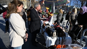 Kadın bir lider, marifetli eller kermesine başkan Nurlu'da katıldı