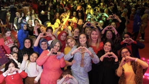 Kadınlar matinesinde kadınlar çoştu