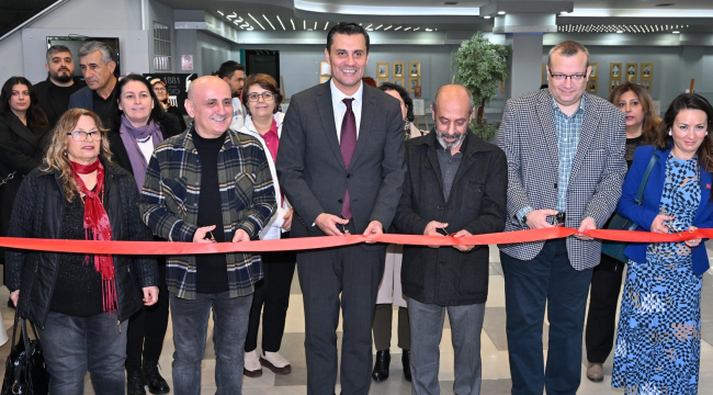 "Kalem kağıt, mürekkep ile şiir yolculuğu" sergisi açıldı