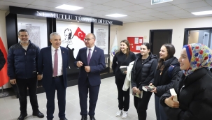 Kent konseyi gençlik meclisi üyeleri başkan Akın'ı ziyaret etti