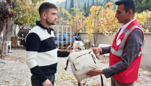Kırkağaç'da belediye 'hayata merhaba bebek çantası"dağıtımı başladı