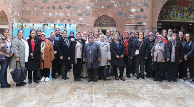 Köprübaşı'lı 45 kadın 'adım adım Manisa'yı gezdi