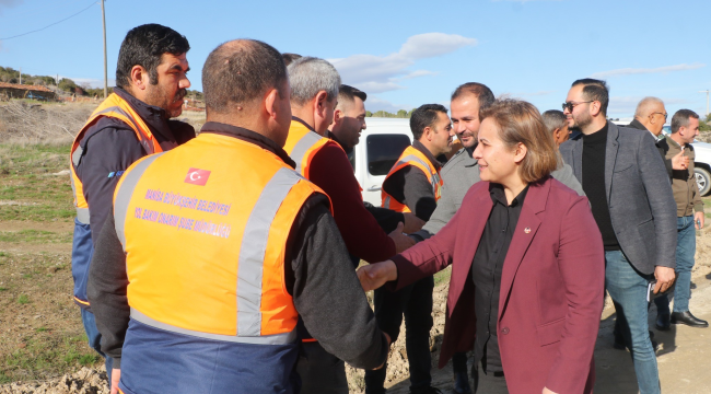 Kula'da yollar yapılıyor,yüzler gülüyor 