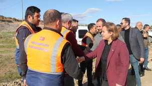 Kula'da yollar yapılıyor,yüzler gülüyor 