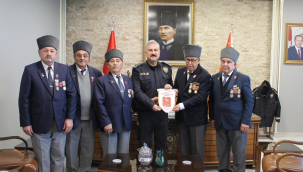 Kula'lı gaziler müdür Aktaş'ı ziyaret etti