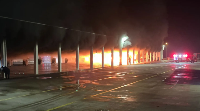 Manisa terminalinde korkutan otobüs yangını