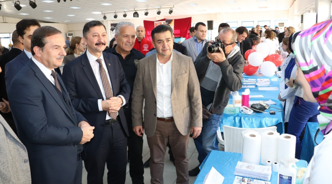 Roman vatandaşlar şenlik içinde sağlık taramasından geçti