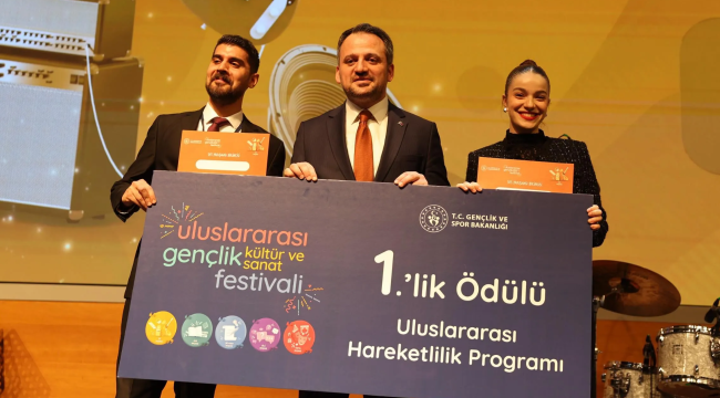 Sahne sırası sende ses yarışması birincisi Manisa'lı Nisan